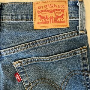 Levi’s Wedgie W26 L28 Jeans